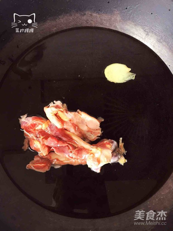 鸡腿骨玉米口蘑汤