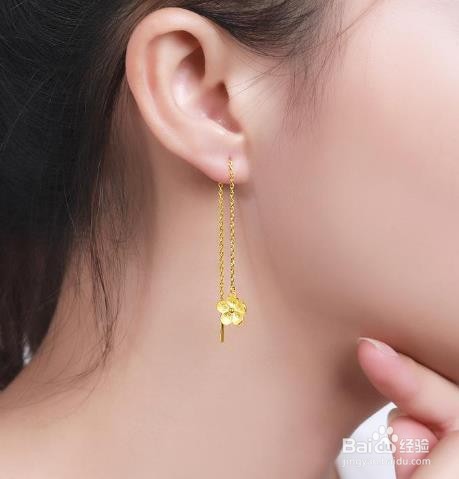 换耳钉穿不过去怎么办 打耳洞后怎么换耳钉