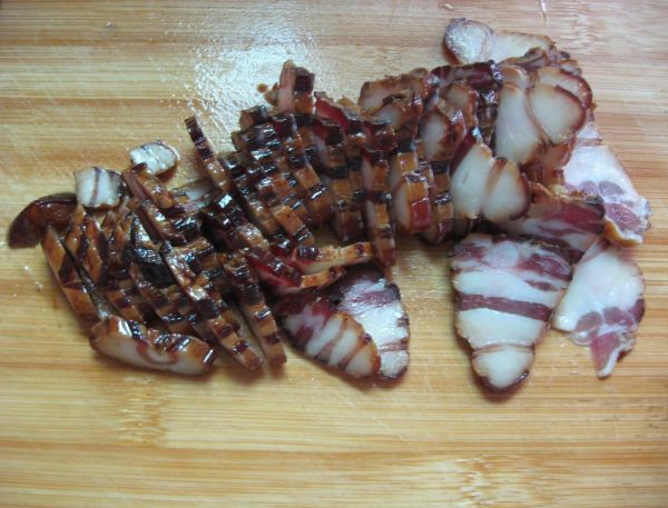 开胃莴笋炒腊肉