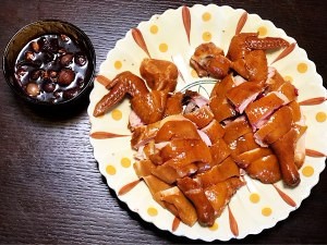 如何制作美味的玫瑰露酒豉油鸡