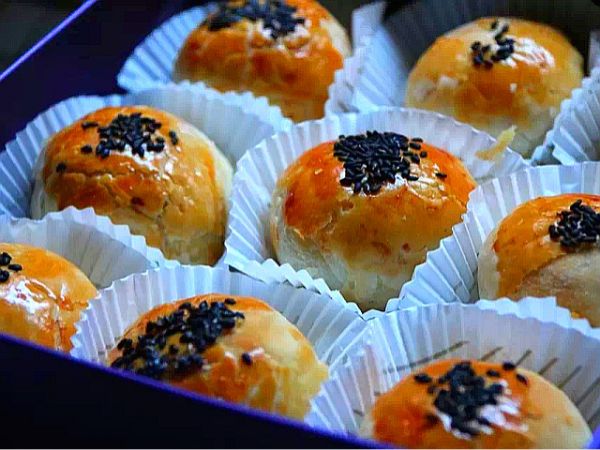 紫薯椰蓉蛋黄月饼