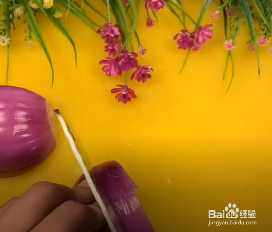 如何制作圆葱炒蛋？