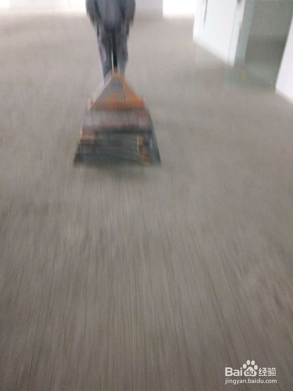 如何使用手推液压车(地牛)