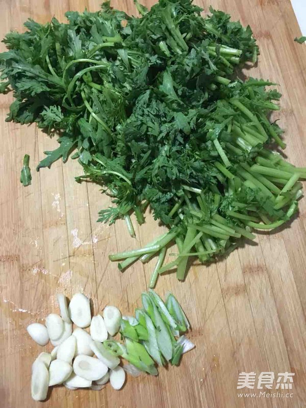 清炒茼蒿的做法