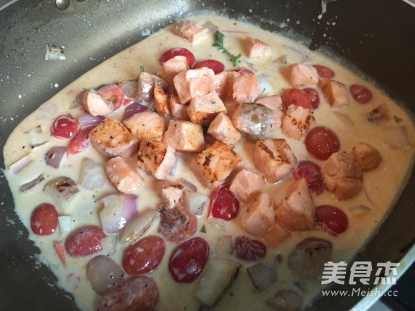 鱼子酱三文鱼意面