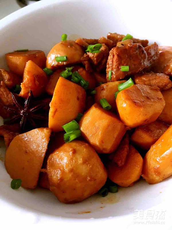芋头红烧肉的做法