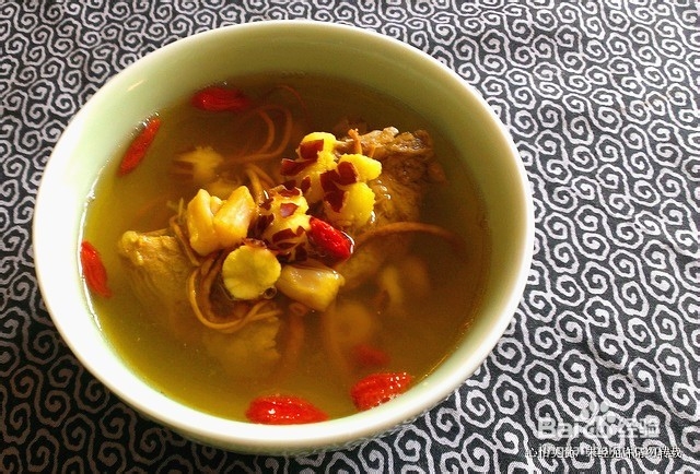 补充能量的虫草花猪骨汤