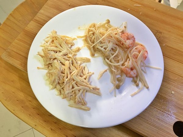 低脂鸡丝拌魔芋丝
