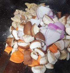 香菇炸鸡的做法