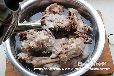 “鸡肋”照样吃出美味－－羊骨粉丝汤