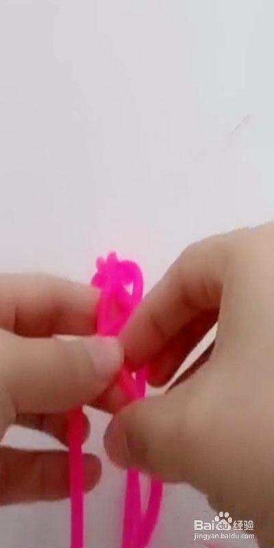 不剪又不卷,怎么才能使一根绳子变短呢