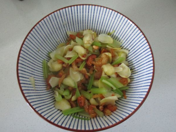 开洋腰果芹菜百合