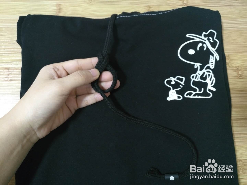 卫衣带子怎么打结好看