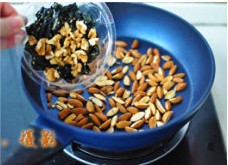 杏仁芝麻小鱼干