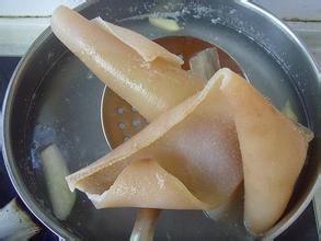 如何做好吃又干净的肉皮冻