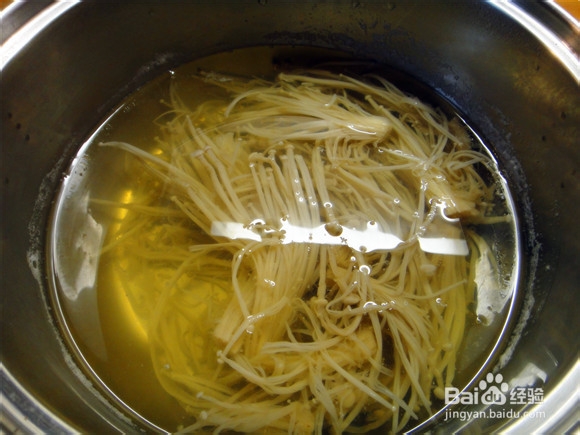 胡萝卜拌金针菇