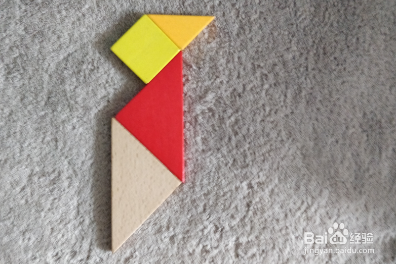 用七巧板怎样拼抬头观望的企鹅？