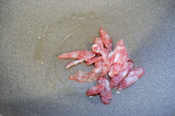 花菇腊肠炒青笋