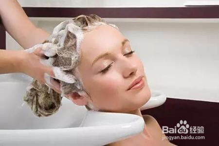 经常掉发的人如何正确洗头?如何挑选洗发水?