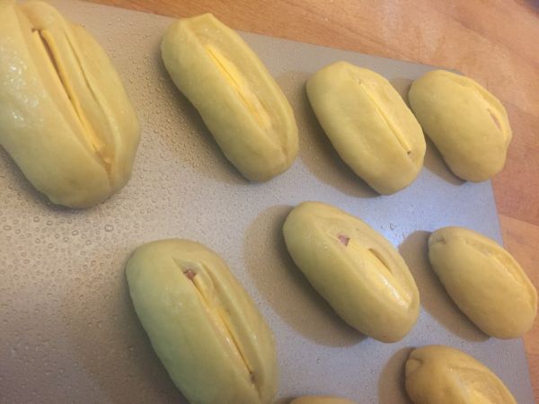 橄榄菜火腿面包