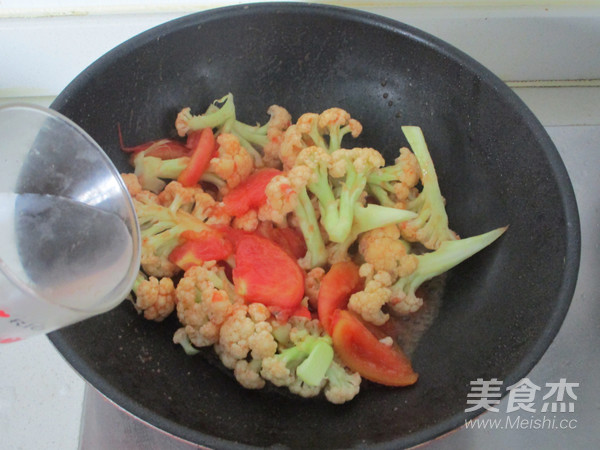 番茄炒花菜的做法