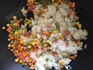 酱油炒饭的做法