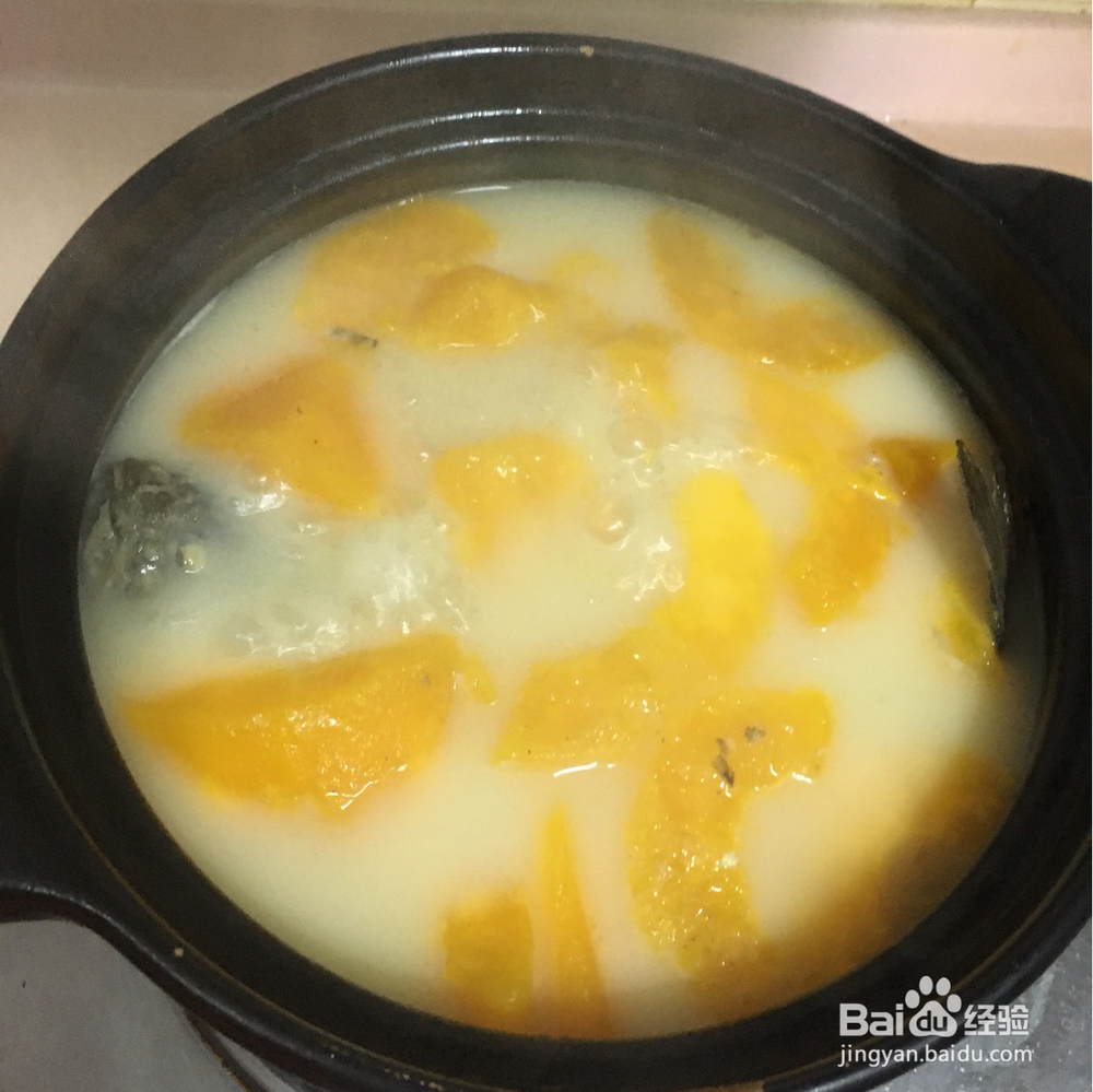 怎么简单的做广式月子餐木瓜鲫鱼汤?