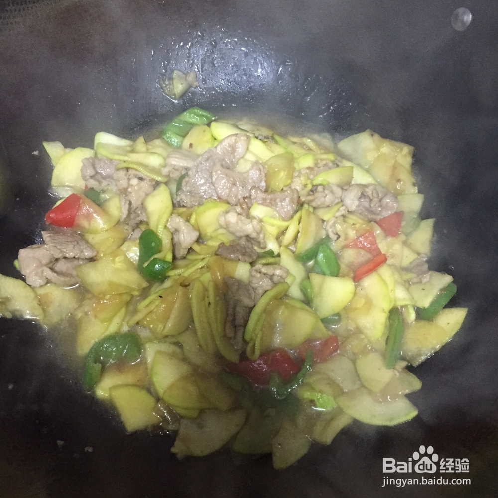 #过年#年夜饭——西葫芦炒肉片的做法