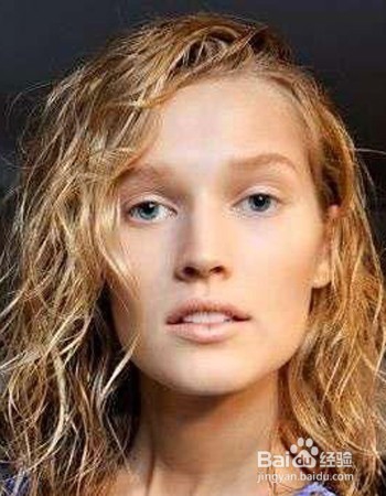 性感美人， 将湿发进行到底！