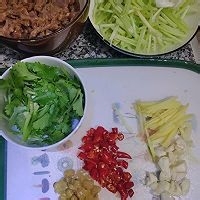 泡椒芹菜爆炒牛肉的美味做法