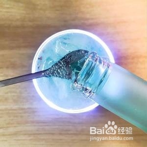 微醺草莓鸡尾酒