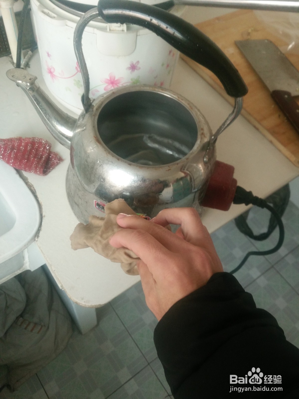 热水壶如何烧开水