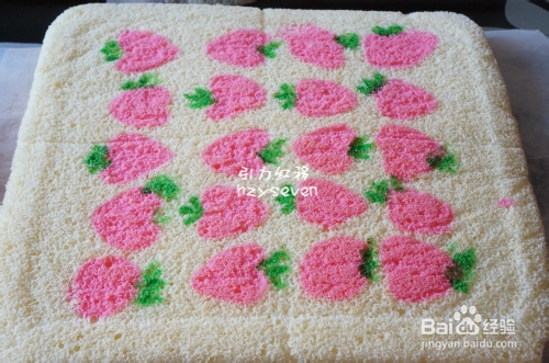 怎样做草莓彩绘戚风蛋糕卷