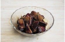 美味还是老派经典吃法——荷香糯米排骨