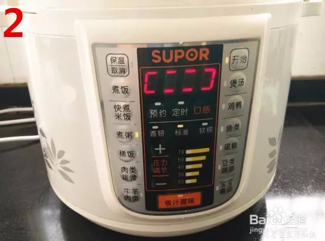 如何快速清理干净厨房器具上的油腻污渍