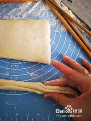 在家做香酥可口的油条