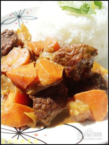 对学生生长发育有益又可御寒的菜肴咖喱牛肉饭