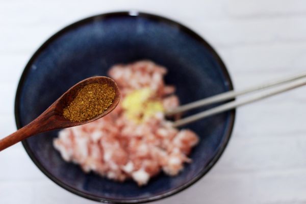 洋葱猪肉香菜发面馅饼