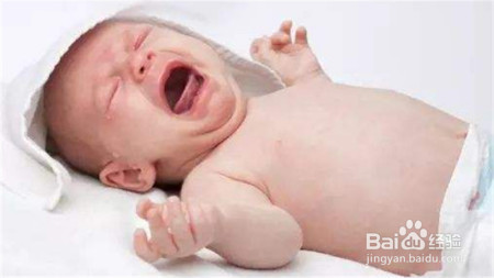 宝宝出现腹胀的原因及怎样预防和护理？