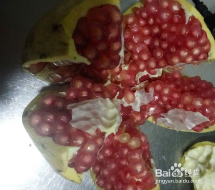 巧剥石榴的做法