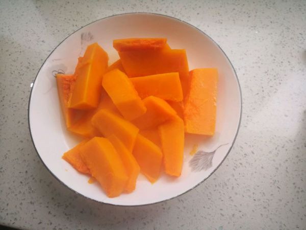 红糖姜煮豆沙南瓜汤圆