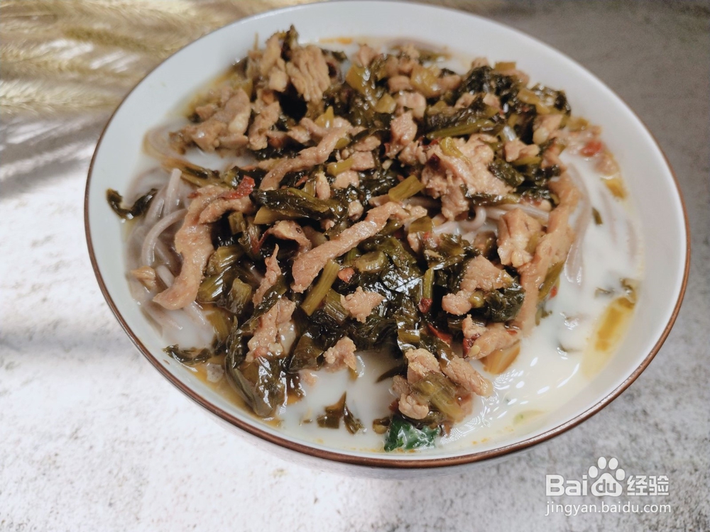 雪菜肉丝荞麦面