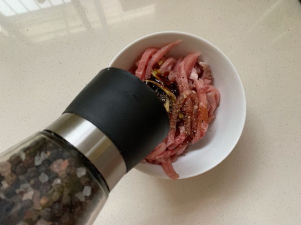 黑椒干煸肉丝芹菜