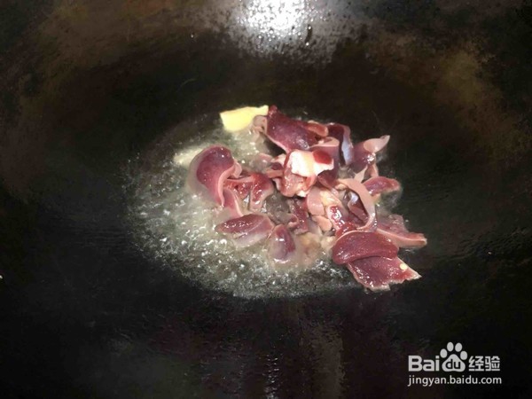 大蒜炒鸭肫做法