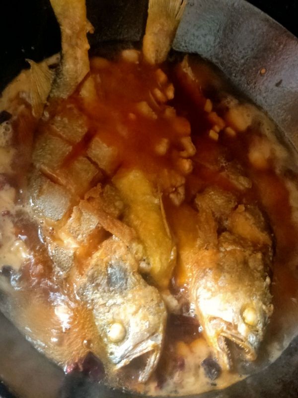 五花肉烧黄花鱼