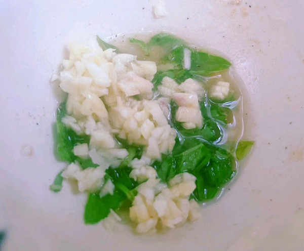 番茄鲭鱼甜菜头蓝纹奶酪沙拉