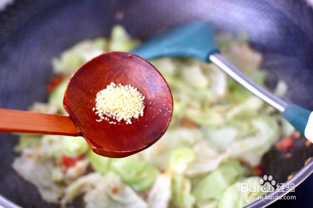 蒜香手撕包菜粉条的做法