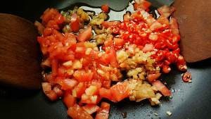 养生食补番茄芡白菜豆腐丝