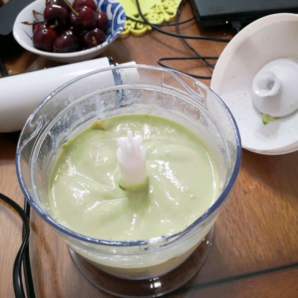 鳄梨香蕉奶油奶昔