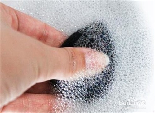 美眉们经常使用的化妆蛋如何清洗呢？